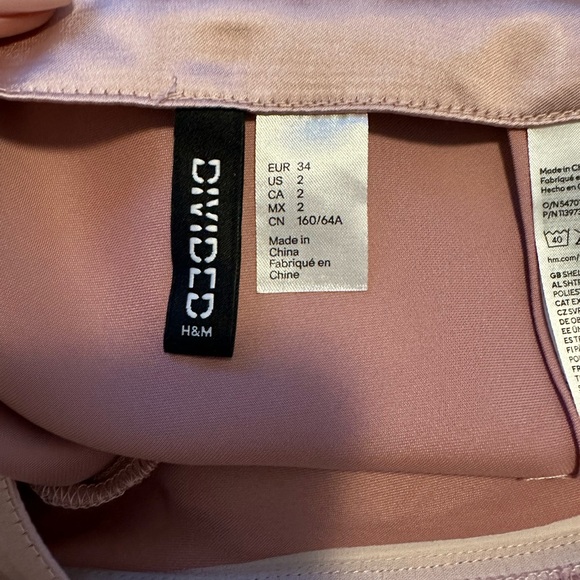 H&M satin midi skirt - Picture 3 of 3